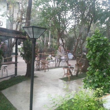 Coffee Station Hostel Udon Thani Exteriör bild